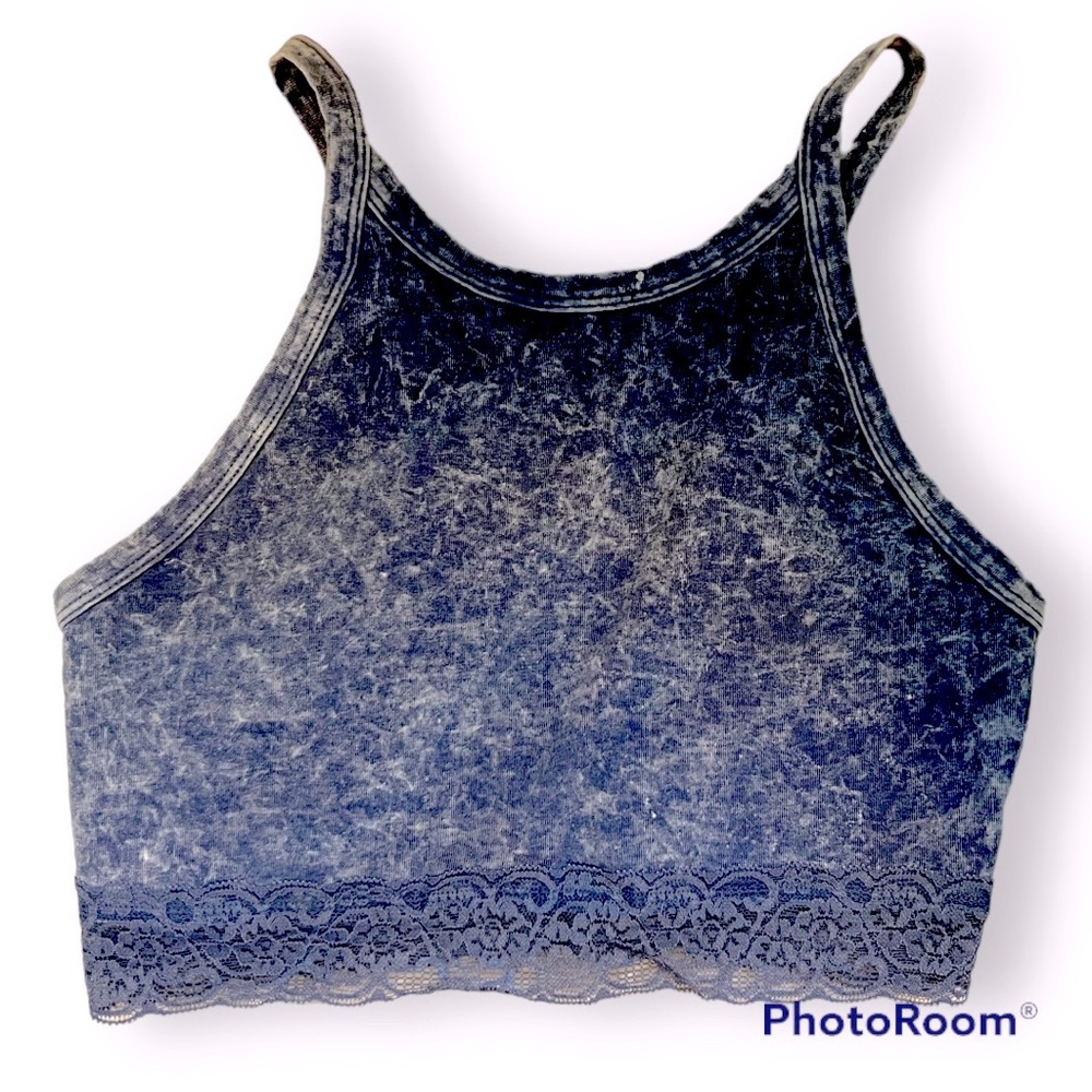 • 3/$15 • Cute cropped top with lacy trim